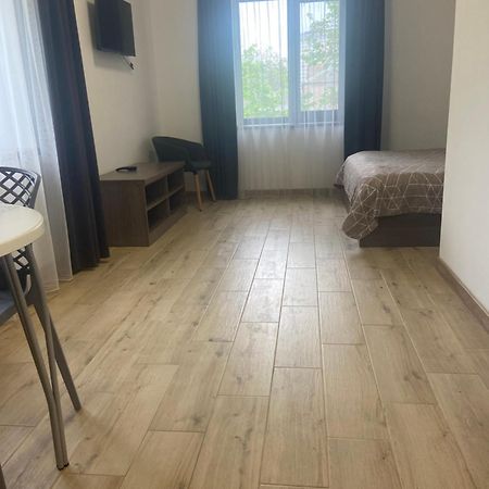 Four Rooms Apartments Черкассы Экстерьер фото
