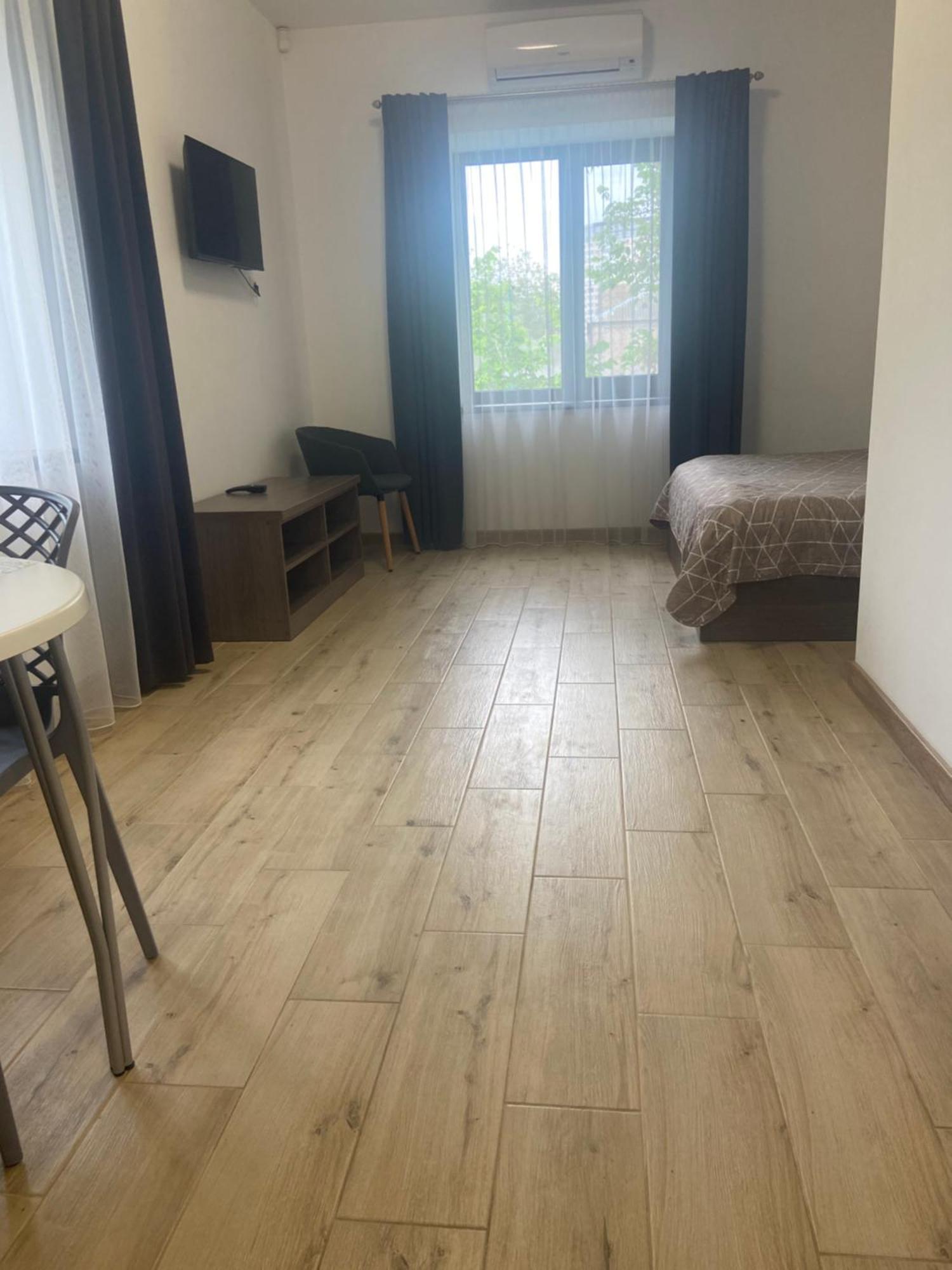 Four Rooms Apartments Черкассы Экстерьер фото